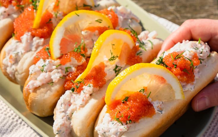 Skagenröra i korvbröd - Recept | Pågen